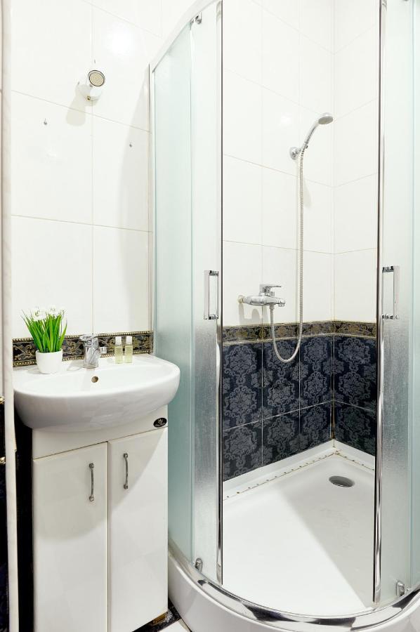 S12-58 Modern Aparthotel With Two 2Bedrooms In Central Kiev - Bessarabska Squere - Gulliver Mall - Olympic Stadium - Palace Of Sports - Saksahanskoho St, 12Б Exterior photo
